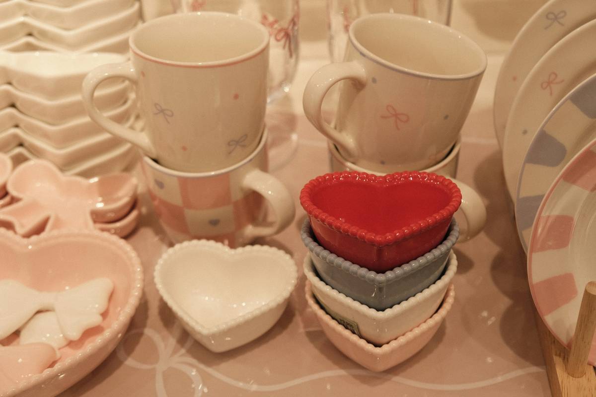 Valentine Party Plates: 7 Proven Ways to Avoid Cheap-Looking Decor Disasters